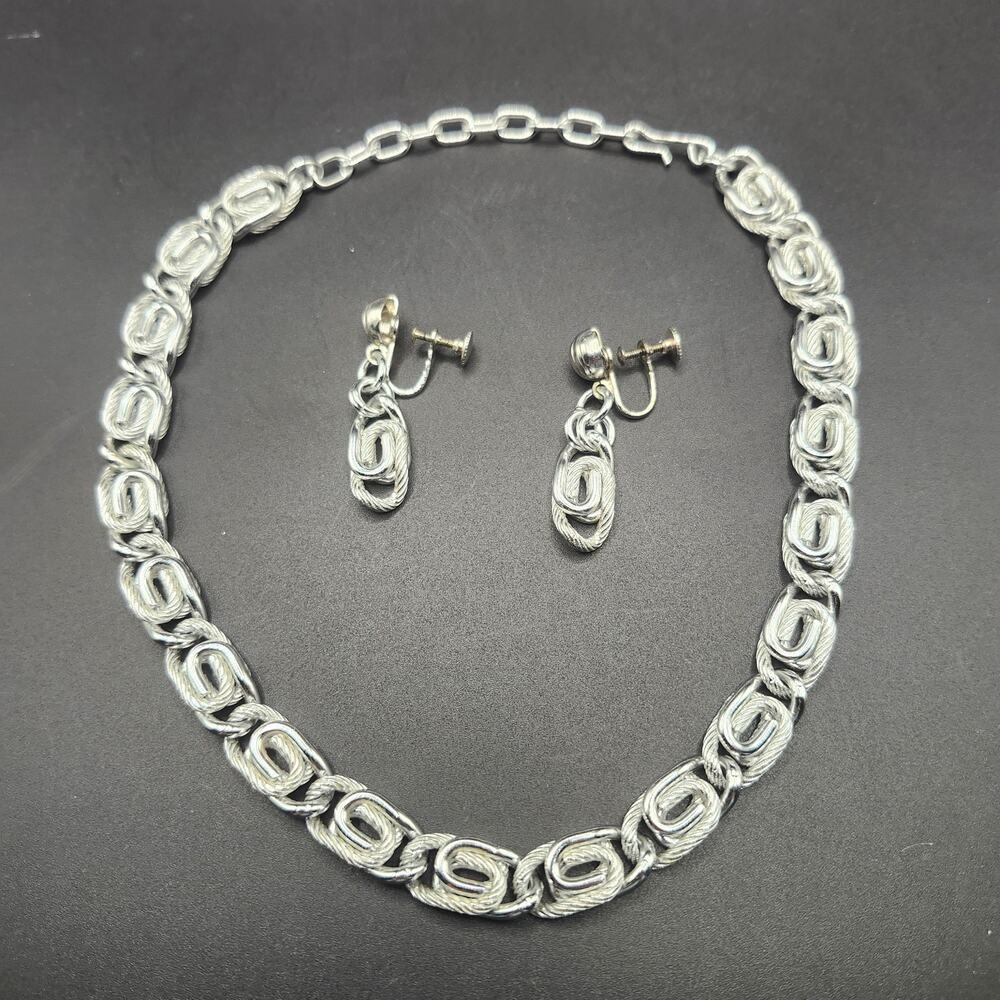 Silver Tone Necklace Screwback Earrings Set Abstract Oval Link‎ Retro Jewelry